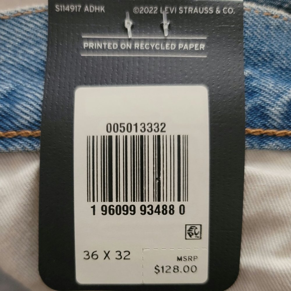 💯 % Authentic Levi’s Jeans 👖 - Picture 7 of 7